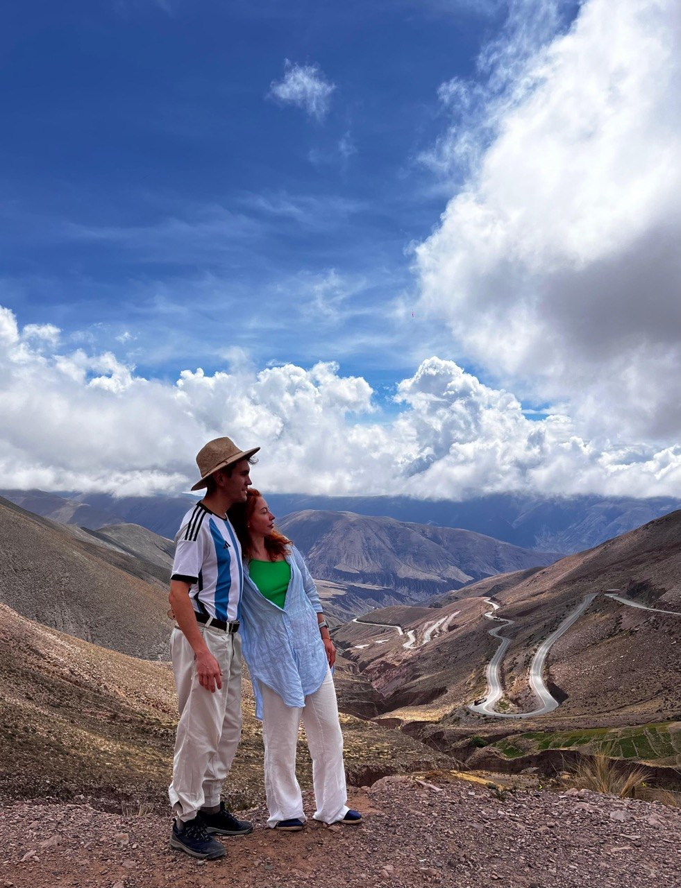 Travelers at the Cuesta de Lipán switchbacks